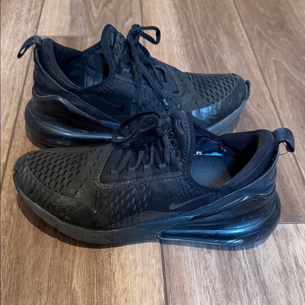 Nike Men's Black Air Max 270 Sneaker